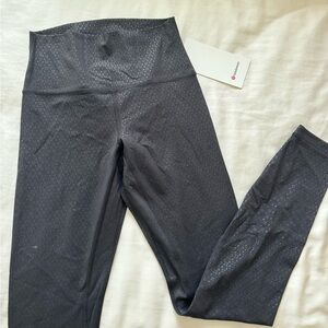 NWT lululemon align leggings with gradient embossed design